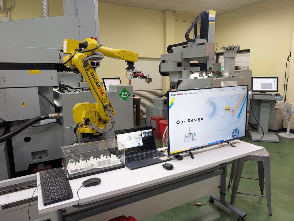 Ukrainian Industrial Delegation Visits OSCARMAX: Exploring Practical Smart Manufacturing