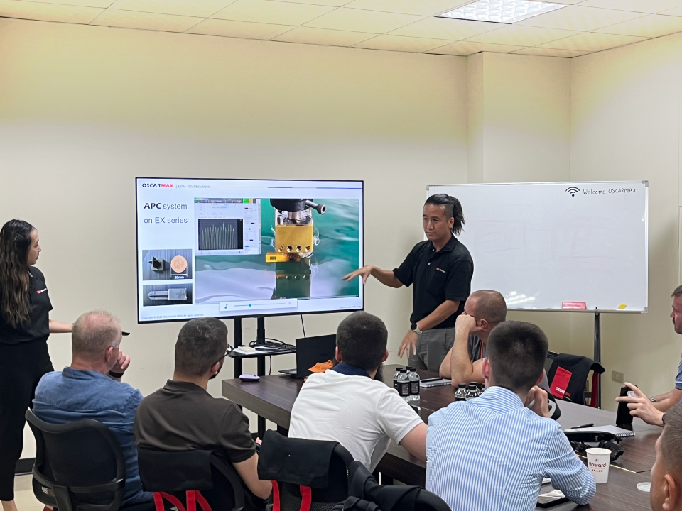 Ukrainian Industrial Delegation Visits OSCARMAX: Exploring Practical Smart Manufacturing