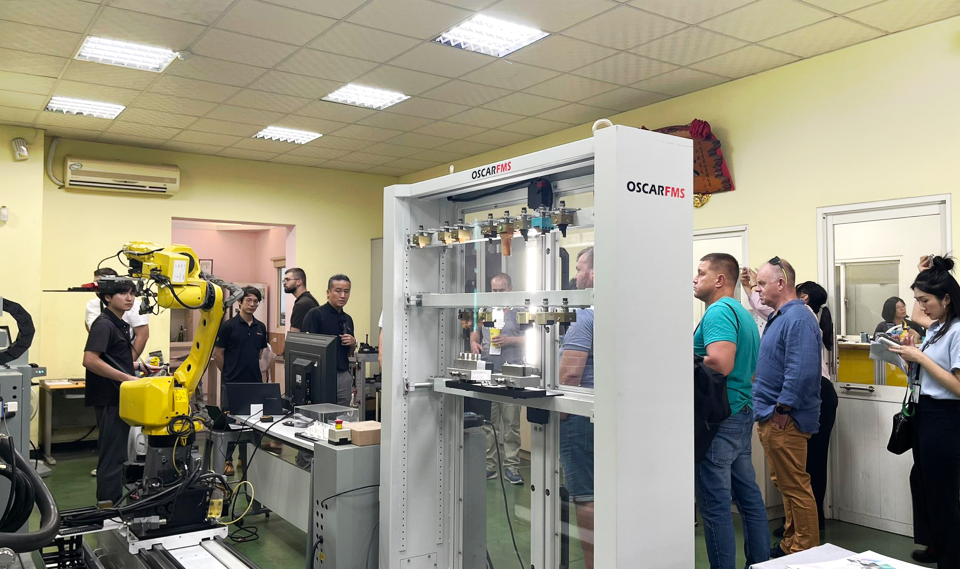 Ukrainian Industrial Delegation Visits OSCARMAX: Exploring Practical Smart Manufacturing